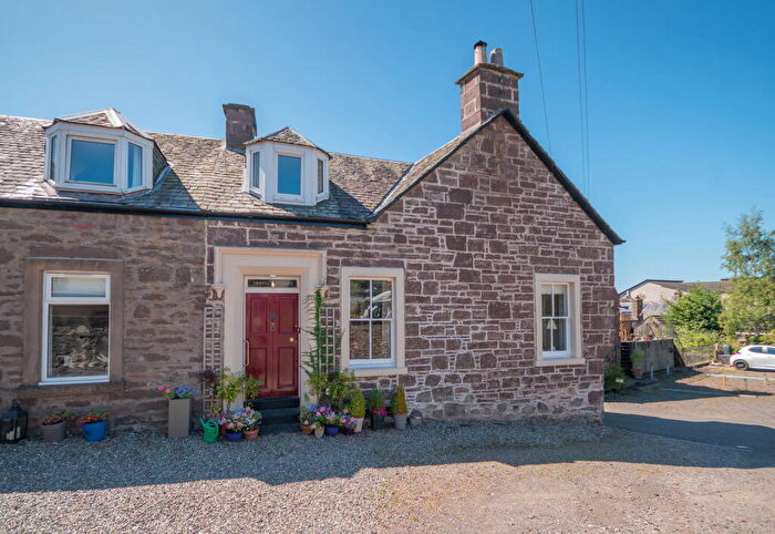 4 Bedroom End Of Terrace House For Sale In Academy Road, Crieff, PH7