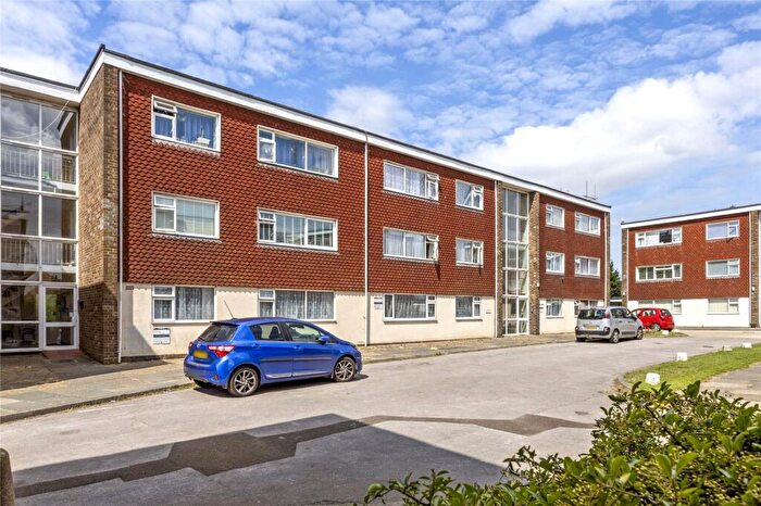 2 Bedroom Flat For Sale In Sompting Road, Lancing, West Sussex, BN15