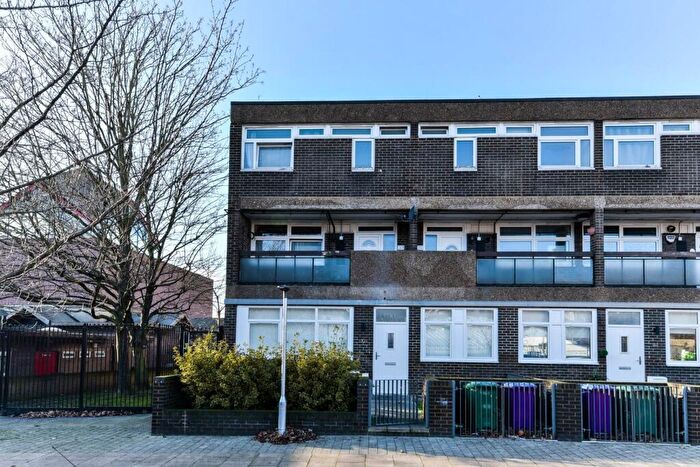 3 Bedroom Flat To Rent In Leopold Street, London, E3