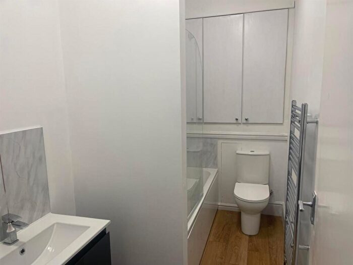 2 Bedroom Apartment To Rent In West Road, Buxton, SK17