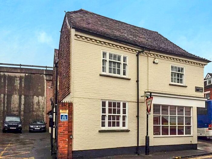 1 Bedroom Flat To Rent In Milford Street, Salisbury, SP1