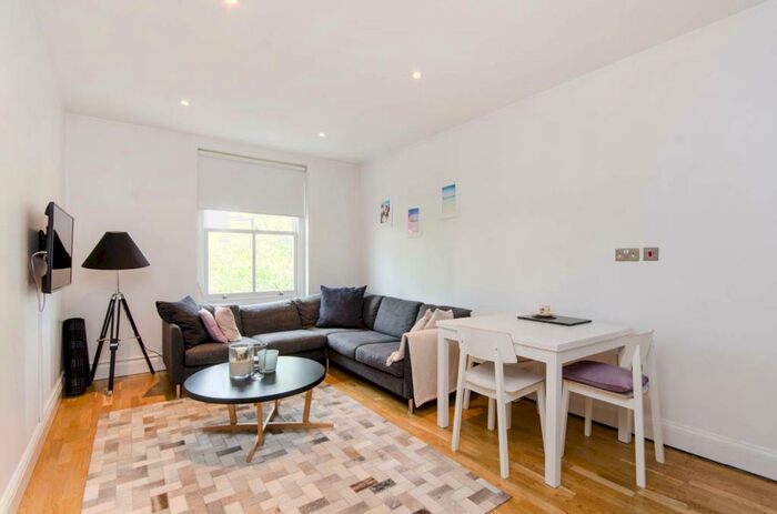 2 Bedroom Flat To Rent In Finborough Road, Earls Court, London, SW10