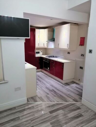 5 Bedroom Flat To Rent In Empress Road, Liverpool, L7