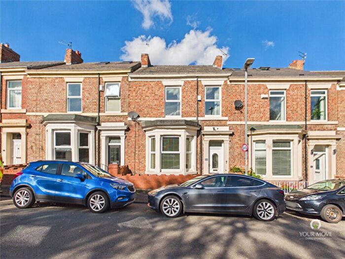 3 Bedroom Terraced House For Sale In St. Edmunds Road, Gateshead, NE8
