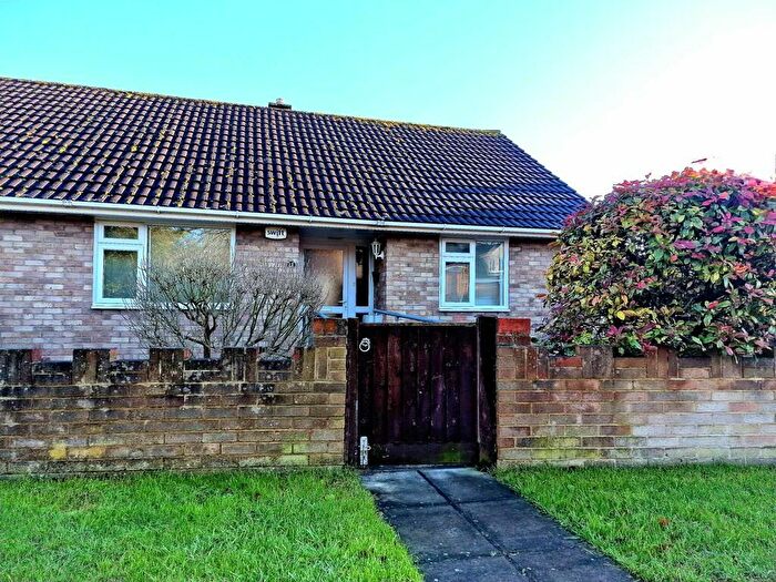 2 Bedroom Semi-Detached Bungalow For Sale In Bath Road, Eastington, GL10