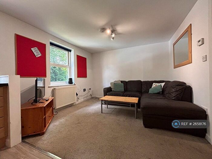 4 Bedroom Flat To Rent In Broomhall Road, Sheffield, S10