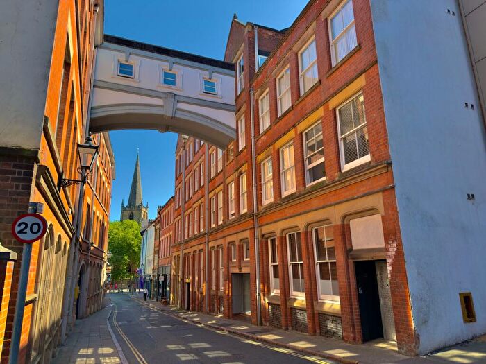 2 Bedroom Flat For Sale In Hounds Gate, Nottingham, NG1