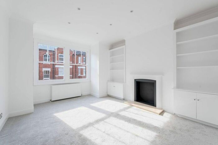 2 Bedroom Flat To Rent In Vera Road, Munster Village, London, SW6