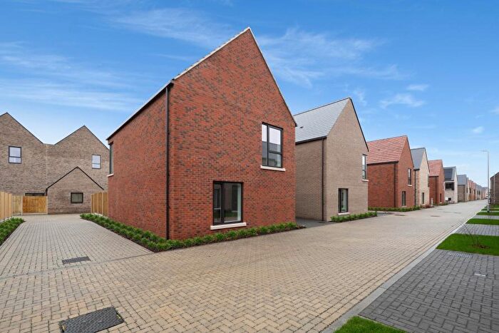 3 Bedroom Detached House For Sale In Newmarket Road, Cambridge, CB5