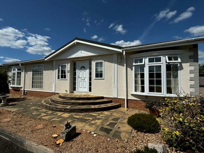 3 Bedroom Park Home For Sale In Cledford Lane, Middlewich, CW10