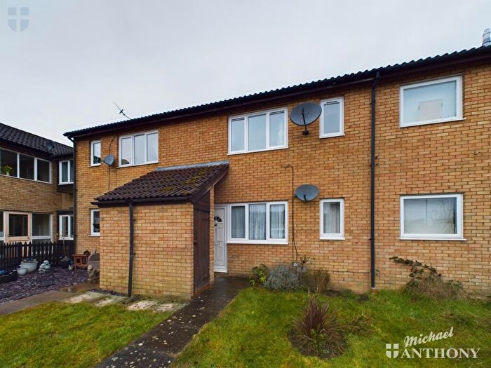 1 Bedroom Maisonette For Sale In Enborne Close, Aylesbury, HP21
