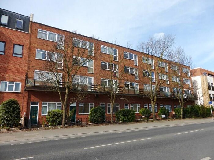 1 Bedroom Flat To Rent In Coombe Road, New Malden, KT3