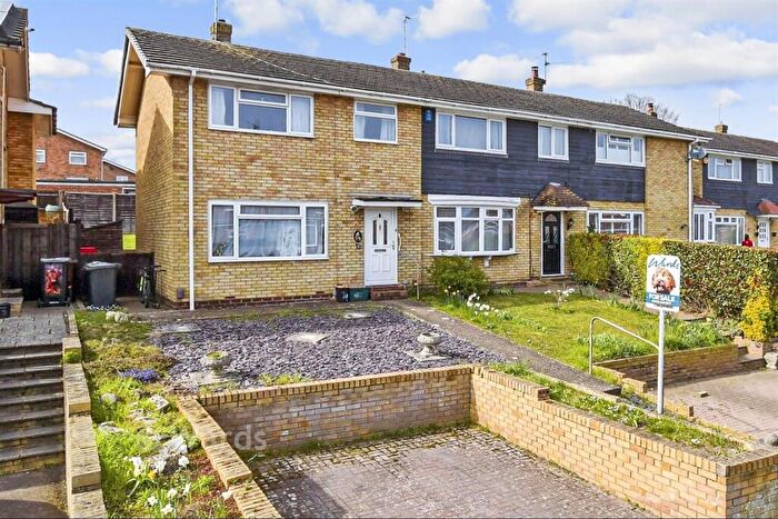 3 Bedroom End Of Terrace House For Sale In Woodpecker Road, Larkfield, Aylesford, Kent, ME20