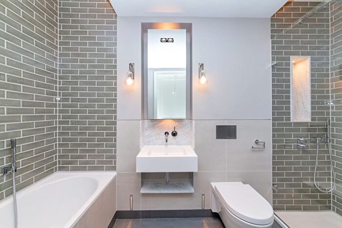 1 Bedroom Flat To Rent In Young Street, W8