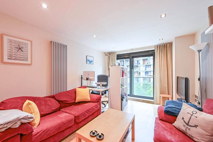 1 Bedroom Flat To Rent In Millharbour, Tower Hamlets, London, E14