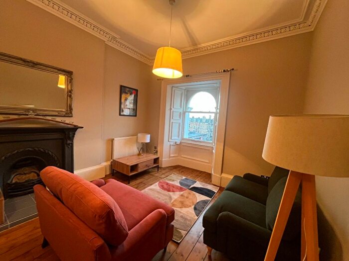 2 Bedroom Flat To Rent In Colinton Road, Bruntsfield, Edinburgh, EH10