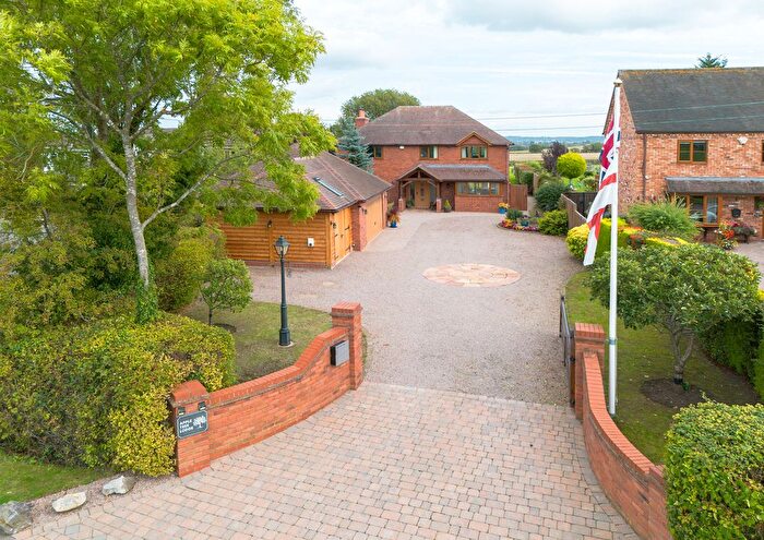 3 Bedroom Detached House For Sale In Lower Broadheath, Worcester, Worcestershire, WR2