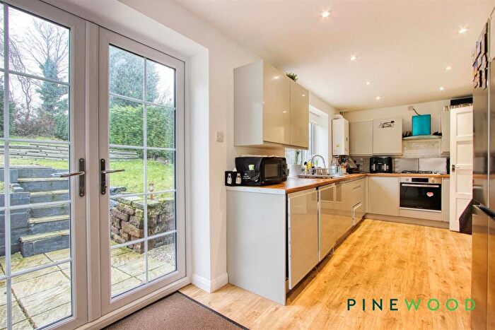 3 Bedroom End Of Terrace House For Sale In Harvey Road, Chesterfield, Derbyshire, S41