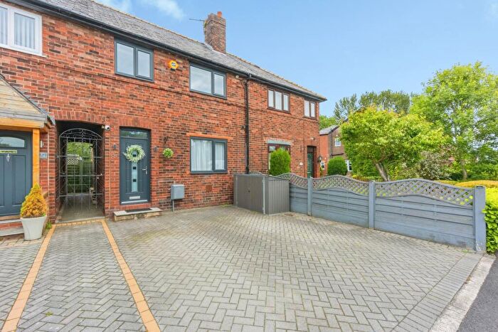2 Bedroom Terraced House For Sale In Knott Lanes, Oldham, Lancashire, OL8