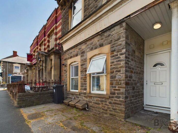 1 Bedroom Flat To Rent In High Street, Staple Hill, Bristol, BS16