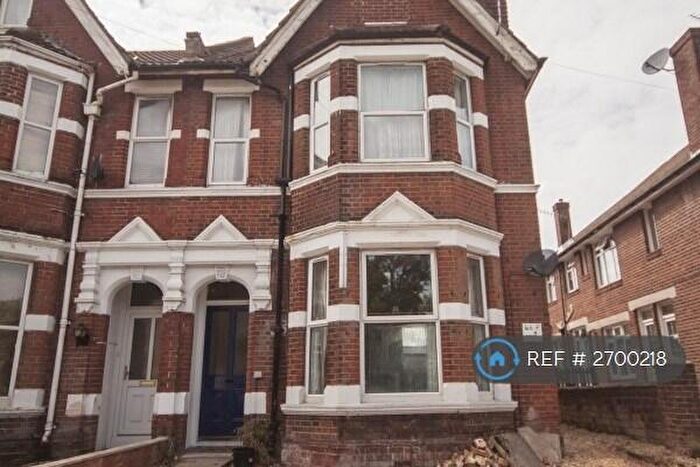 3 Bedroom Semi Detached House To Rent In Hill Lane, Southampton, SO15