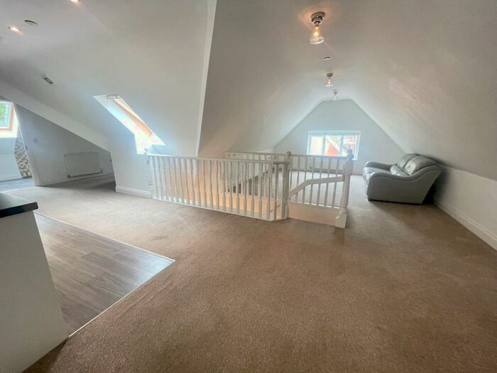 2 Bedroom Flat To Rent In Talbot Avenue, Bournemouth, BH3