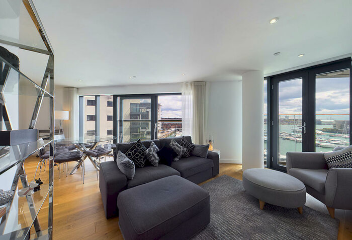 2 Bedroom Flat To Rent In The Hawkins Tower, Admirals Quay Ocean Way, Southampton, SO14