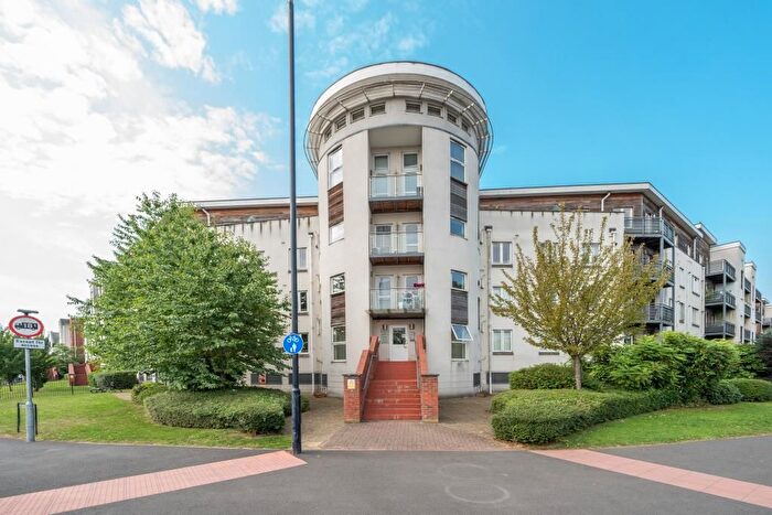 2 Bedroom Flat To Rent In Kingsquarter, Maidenhead, SL6