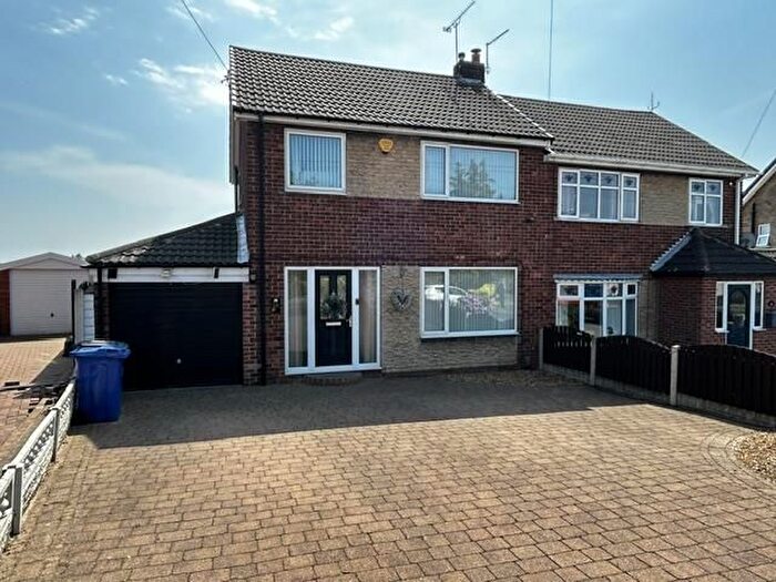 4 Bedroom Semi-Detached House For Sale In Clayfield Avenue, Mexborough, S64