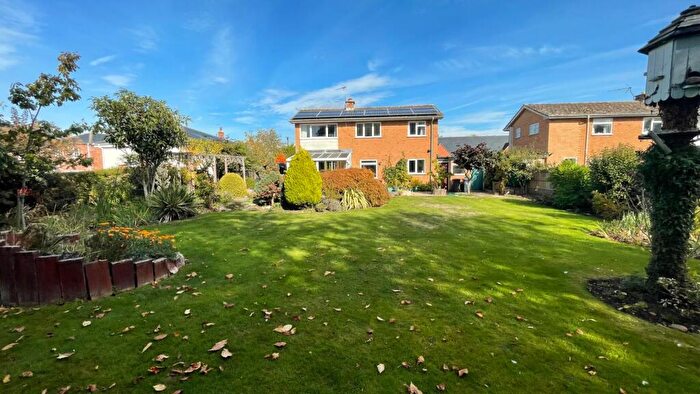 3 Bedroom Link Detached House For Sale In Banbury Road, Ettington, Stratford-upon-Avon, CV37