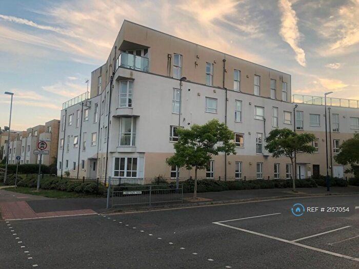 2 Bedroom Flat To Rent In Chieftain Way, Cambridge, CB4