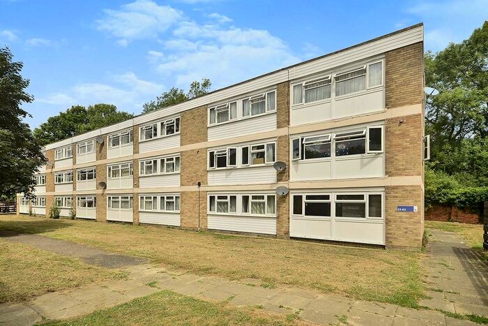 3 Bedroom Flat To Rent In Long Meadow Way, Canterbury, CT2