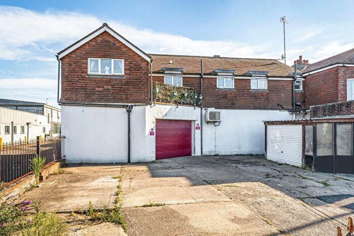 3 Bedroom Flat For Sale In Fairlands, North Bersted, Bognor Regis, PO22
