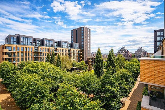 2 Bedroom Flat For Sale In Central Avenue, London, SW6