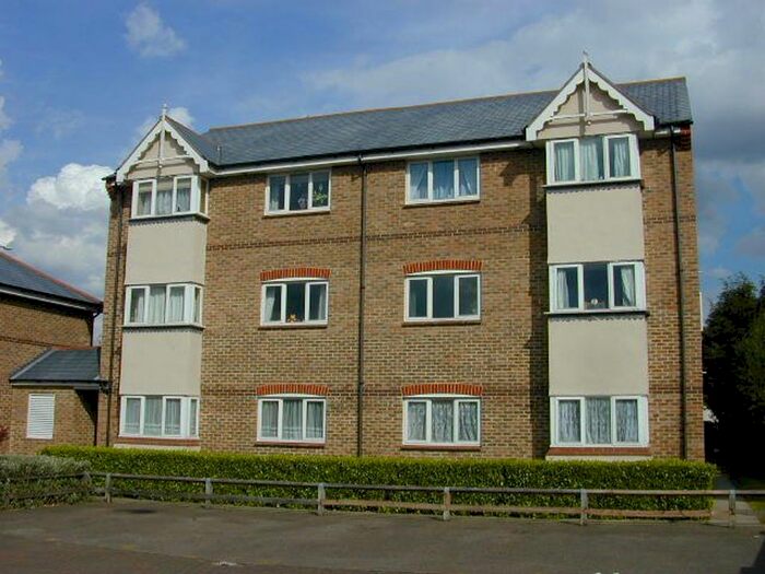 2 Bedroom Flat To Rent In Hallcroft Chase, Highwoods, Colchester, CO4