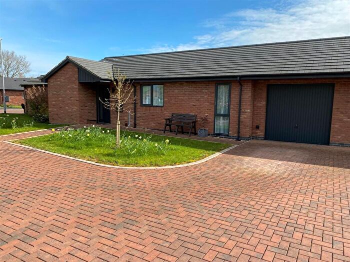 2 Bedroom Bungalow For Sale In The Poppyfields, Collingham, Newark, NG23