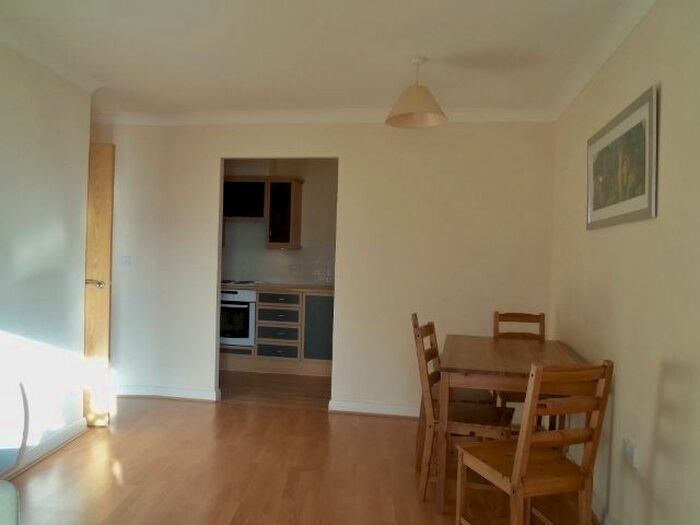 2 Bedroom Flat To Rent In Alencon Link, Basingstoke, RG21