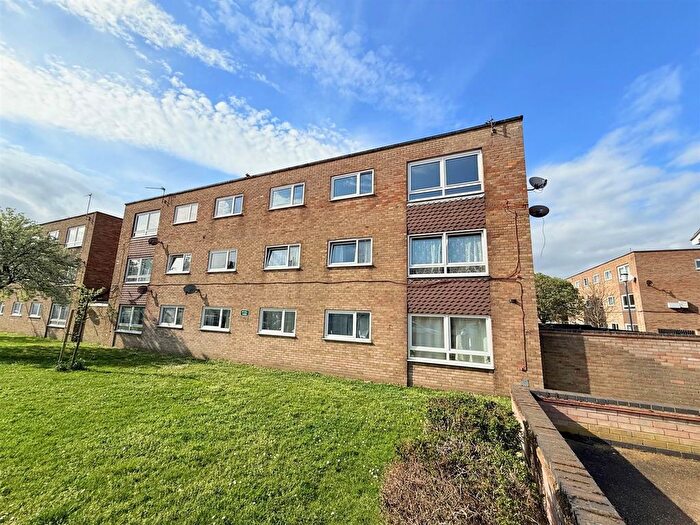 2 Bedroom Flat For Sale In Louise Close, Great Yarmouth, NR30