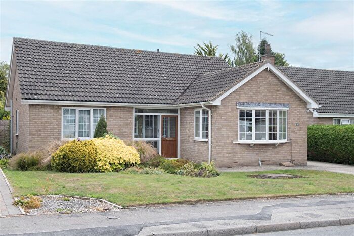 3 Bedroom Detached Bungalow For Sale In Londesborough Road, Hutton Cranswick, YO25