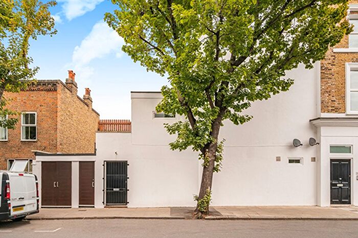 2 Bedroom Flat For Sale In Clements Road, South Bermondsey, SE16