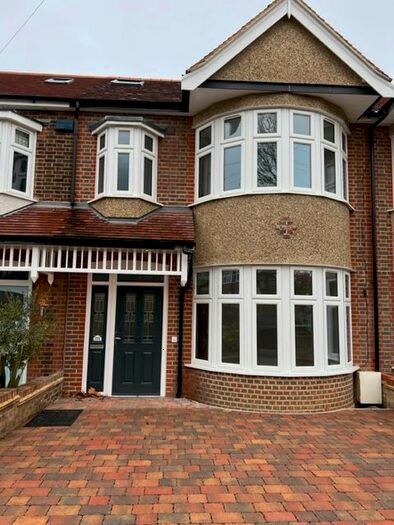 3 Bedroom Terraced House To Rent In Cheyne Walk, Grange Park N21