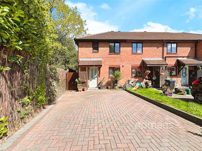 3 Bedroom End Of Terrace House For Sale In Heather Mead, Frimley, Camberley, GU16