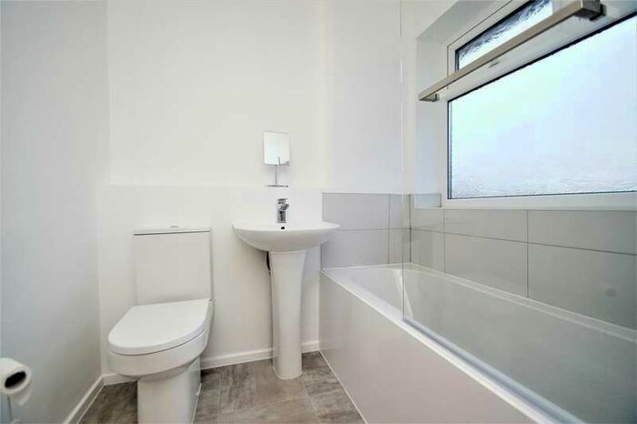 3 Bedroom Semi-Detached House To Rent In Ramshead Crescent, Leeds, LS14