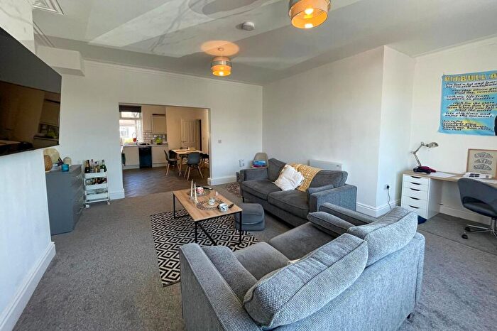 4 Bedroom Flat To Rent In Lapwing Lane, Didsbury, M20