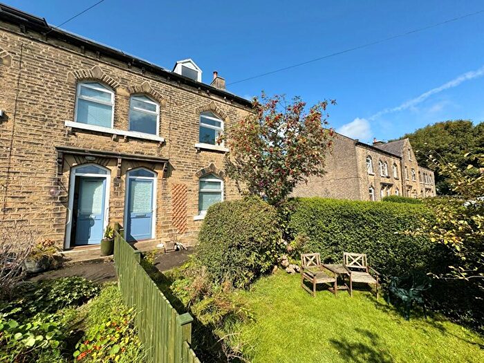 4 Bedroom End Of Terrace House For Sale In Grasmere Road, Meltham, Holmfirth, West Yorkshire, HD9