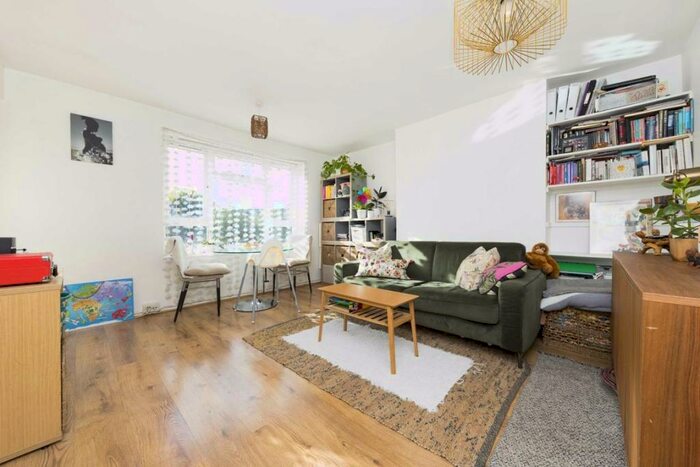 1 Bedroom Flat To Rent In Amhurst Road, Hackney Central, E8