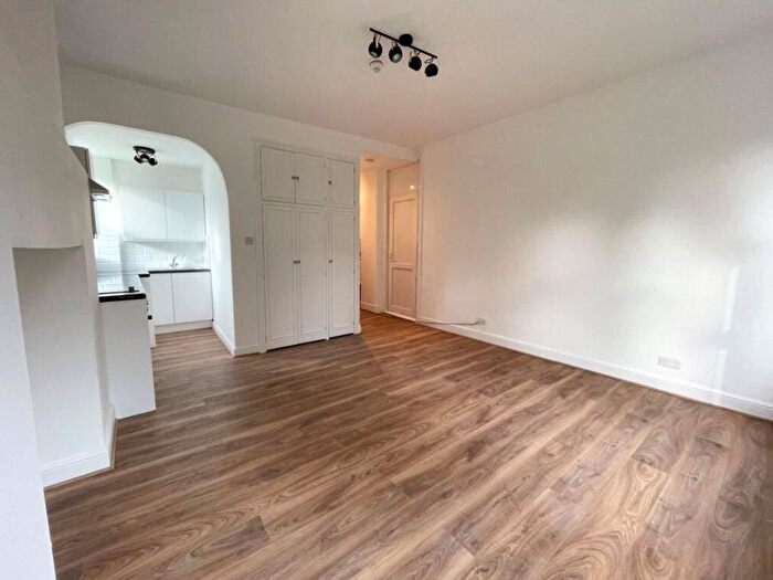 Studio To Rent In Parsifal Road, West Hampstead, London, NW6