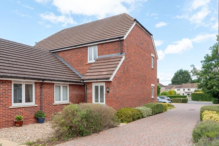 2 Bedroom Apartment To Rent In Eaton Gate Bicester Road, Kidlington, Oxfordshire, OX5