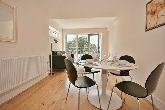 1 Bedroom Flat To Rent In Greenview Court, Chiswick High Road, Chiswick, W4