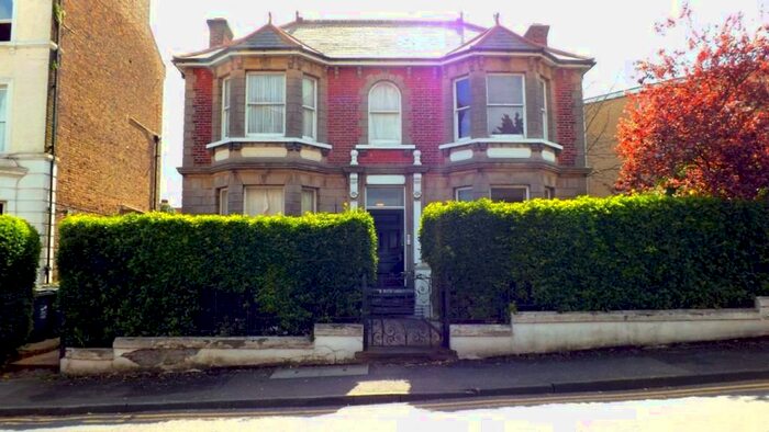 2 Bedroom Flat To Rent In Granville Road, Broadstairs, CT10